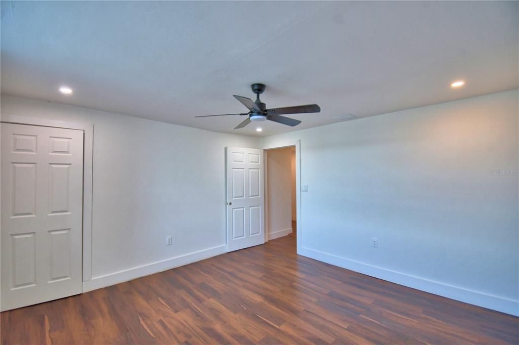 待售: $880,000 (9 贝兹, 6 浴室, 5700 平方英尺)