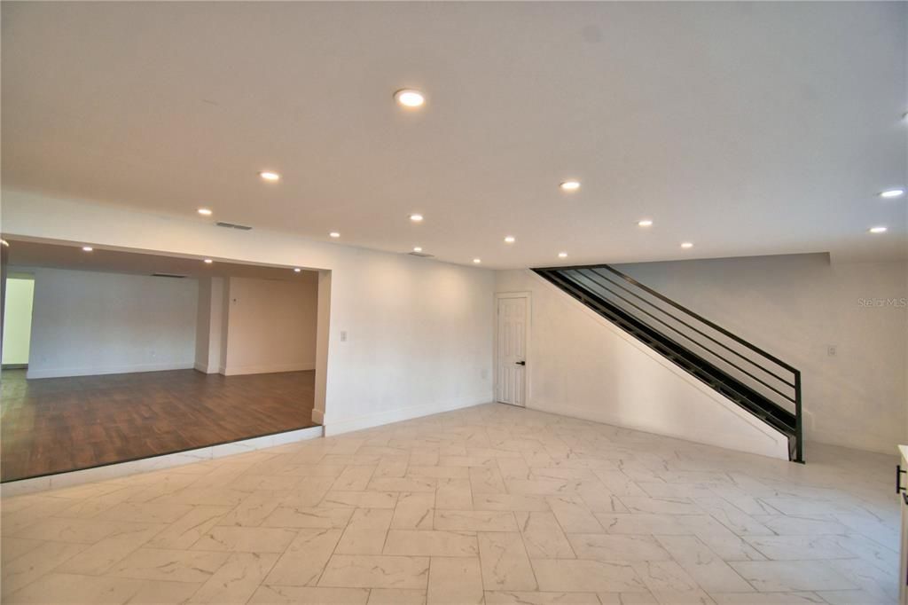 待售: $880,000 (9 贝兹, 6 浴室, 5700 平方英尺)