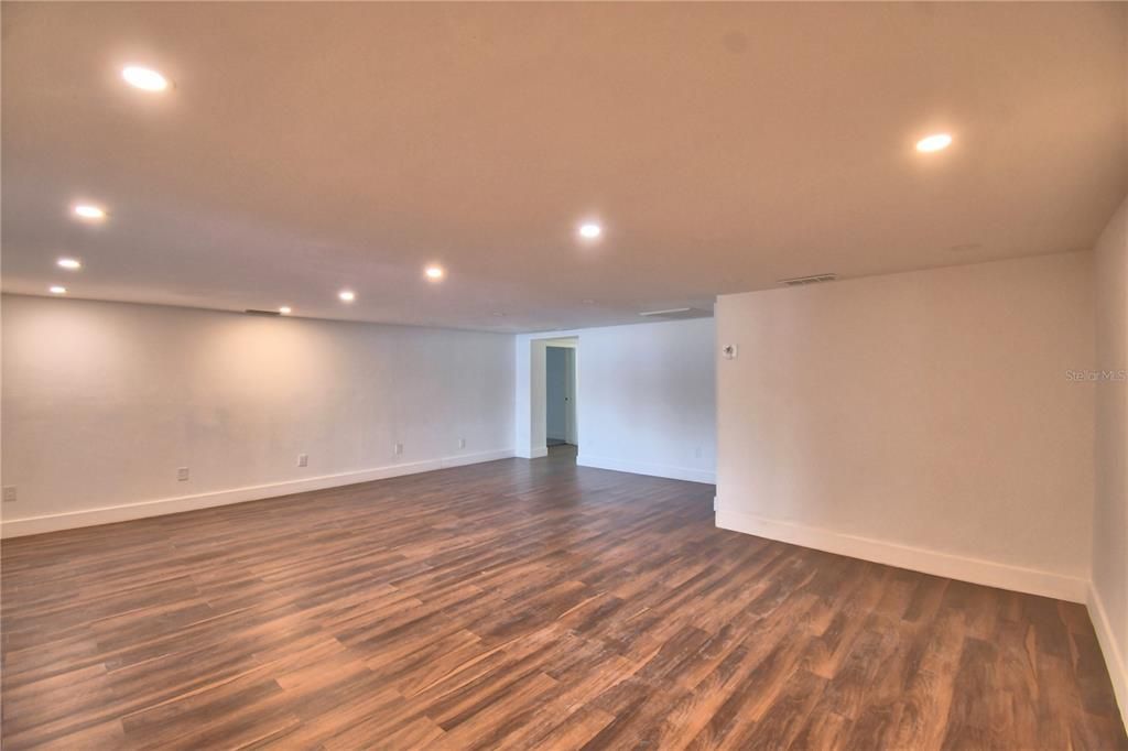 待售: $880,000 (9 贝兹, 6 浴室, 5700 平方英尺)