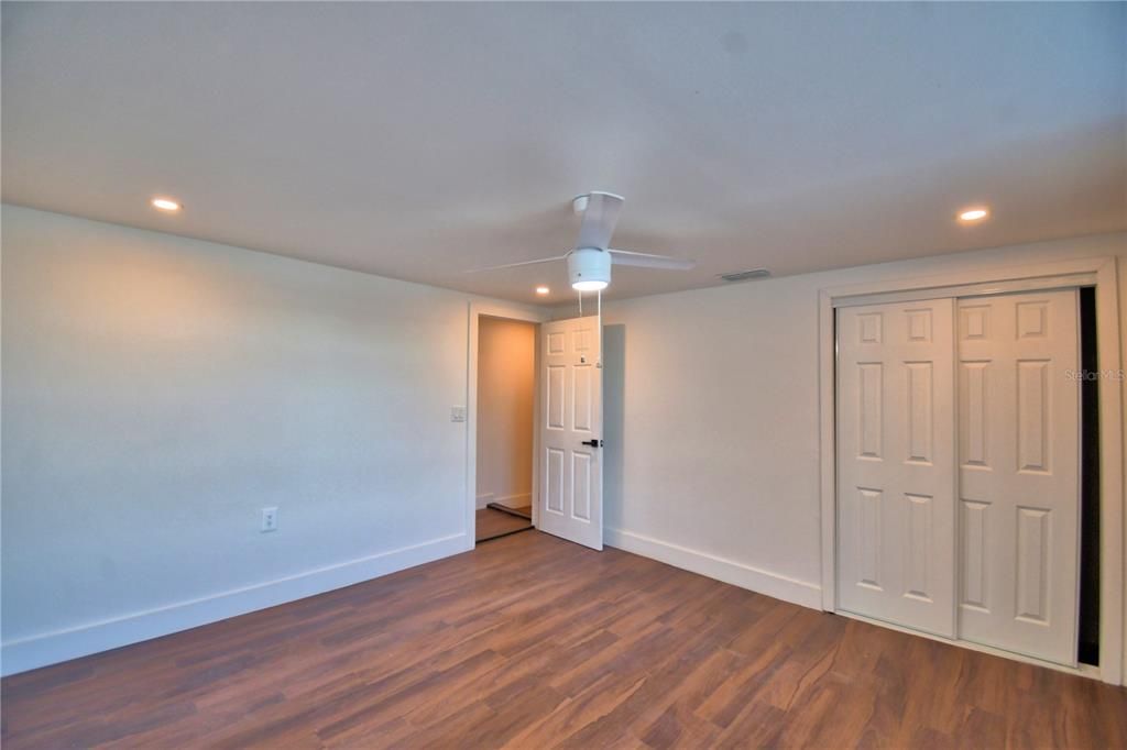 待售: $880,000 (9 贝兹, 6 浴室, 5700 平方英尺)