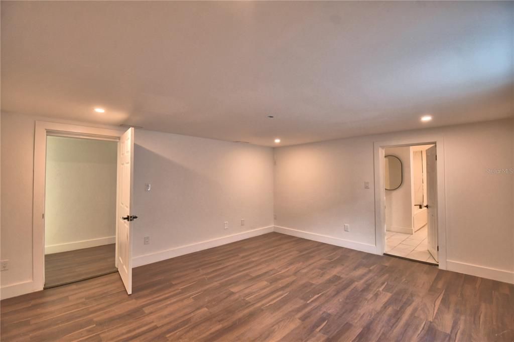 待售: $880,000 (9 贝兹, 6 浴室, 5700 平方英尺)