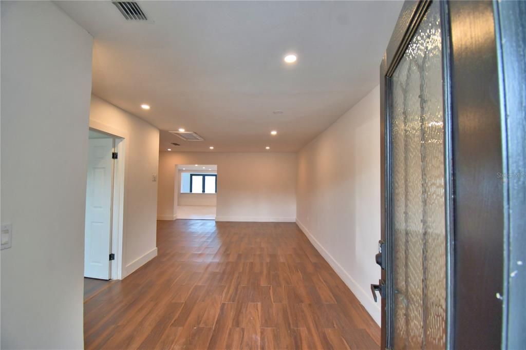 待售: $880,000 (9 贝兹, 6 浴室, 5700 平方英尺)