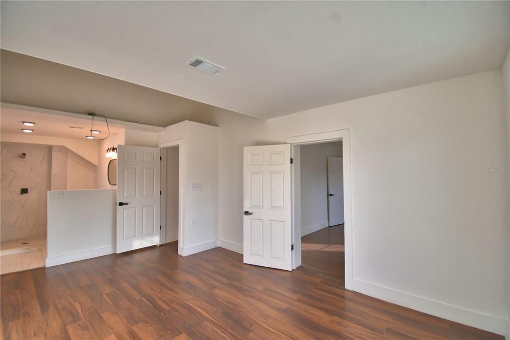 待售: $880,000 (9 贝兹, 6 浴室, 5700 平方英尺)