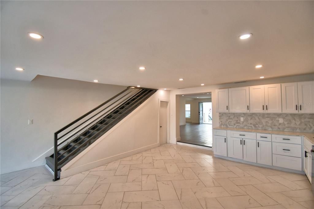 待售: $880,000 (9 贝兹, 6 浴室, 5700 平方英尺)