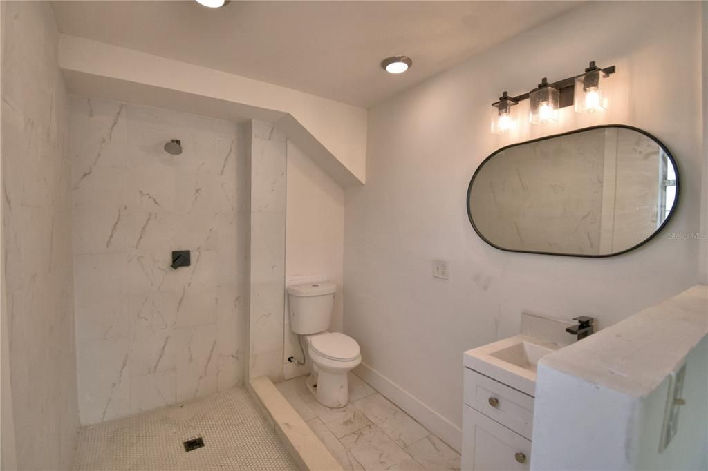 待售: $880,000 (9 贝兹, 6 浴室, 5700 平方英尺)