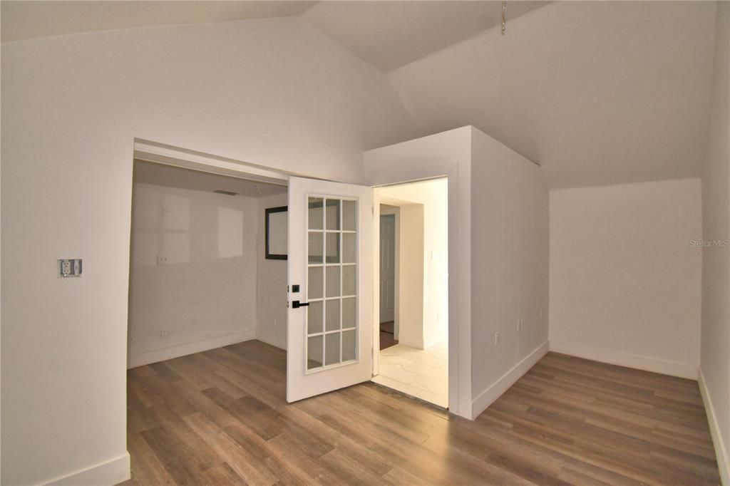 待售: $880,000 (9 贝兹, 6 浴室, 5700 平方英尺)