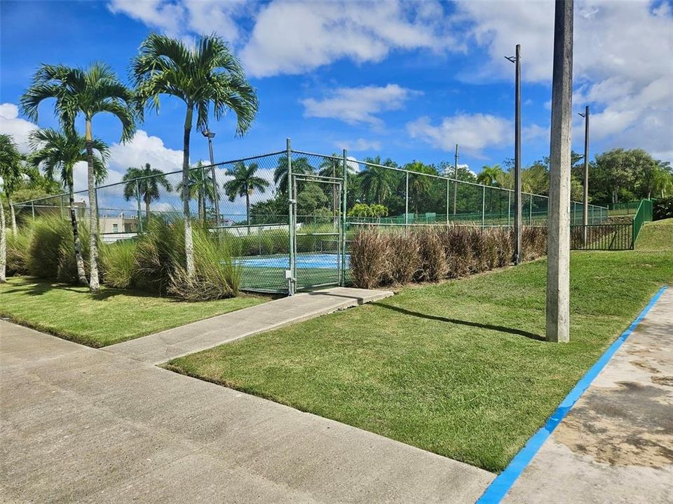 For Sale: $750,000 (4 beds, 3 baths, 3835 Square Feet)