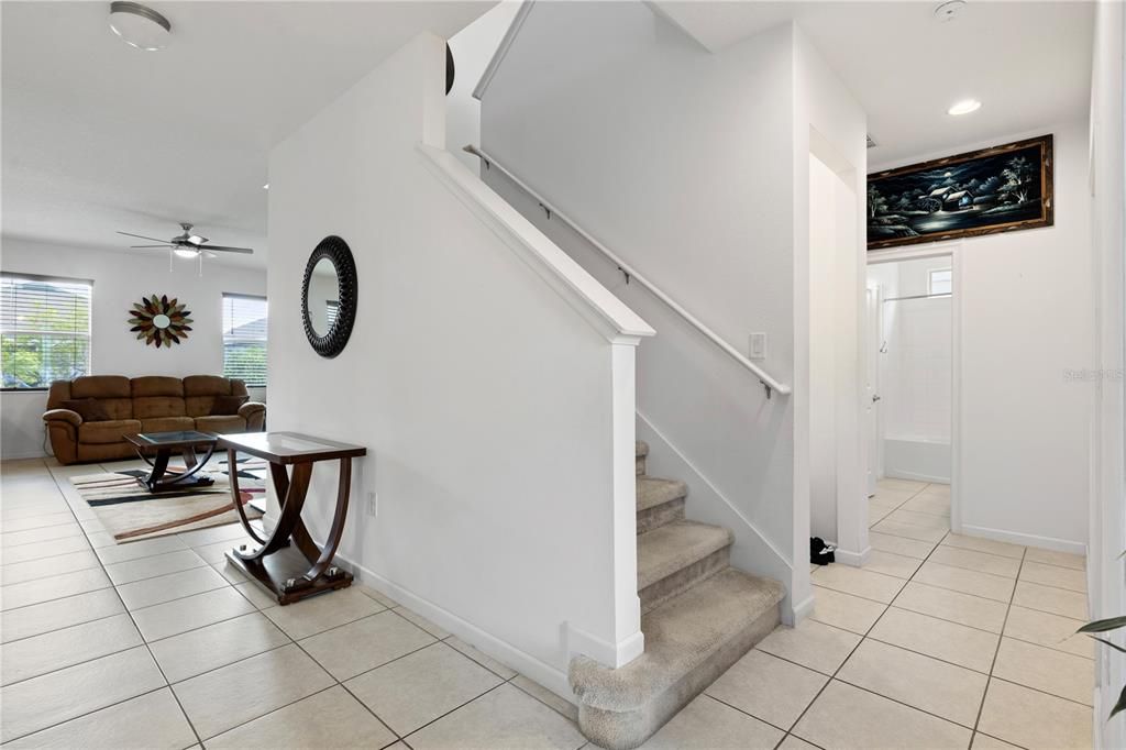 出租: $2,400 (4 贝兹, 3 浴室, 2429 平方英尺)