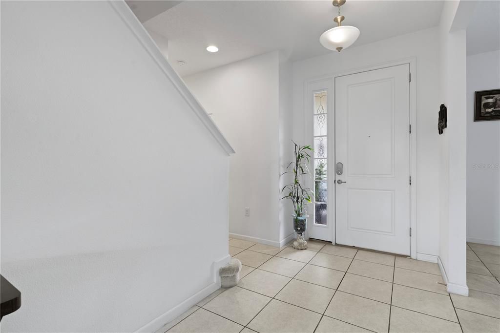 出租: $2,400 (4 贝兹, 3 浴室, 2429 平方英尺)