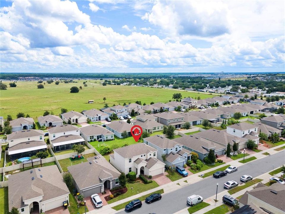 出租: $2,400 (4 贝兹, 3 浴室, 2429 平方英尺)