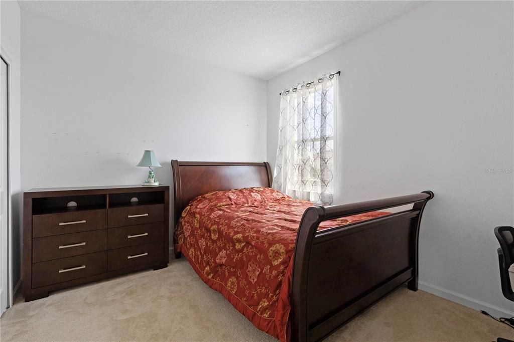 出租: $2,400 (4 贝兹, 3 浴室, 2429 平方英尺)