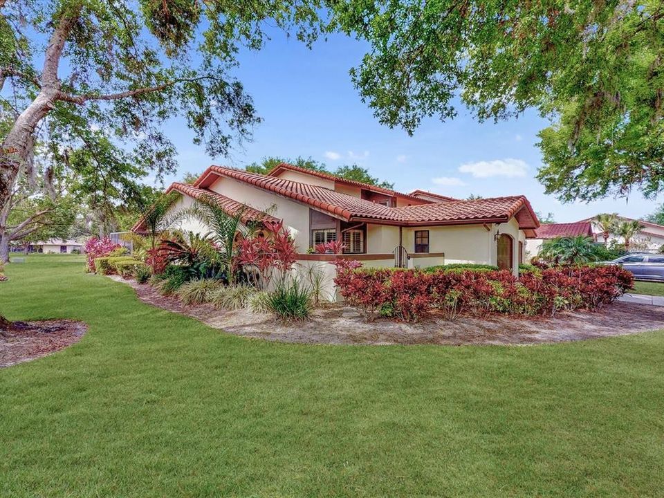 待售: $259,900 (2 贝兹, 2 浴室, 1226 平方英尺)