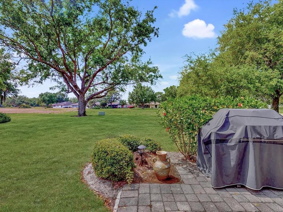 待售: $259,900 (2 贝兹, 2 浴室, 1226 平方英尺)