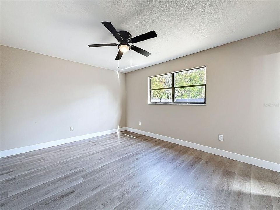 待售: $279,900 (3 贝兹, 2 浴室, 1008 平方英尺)