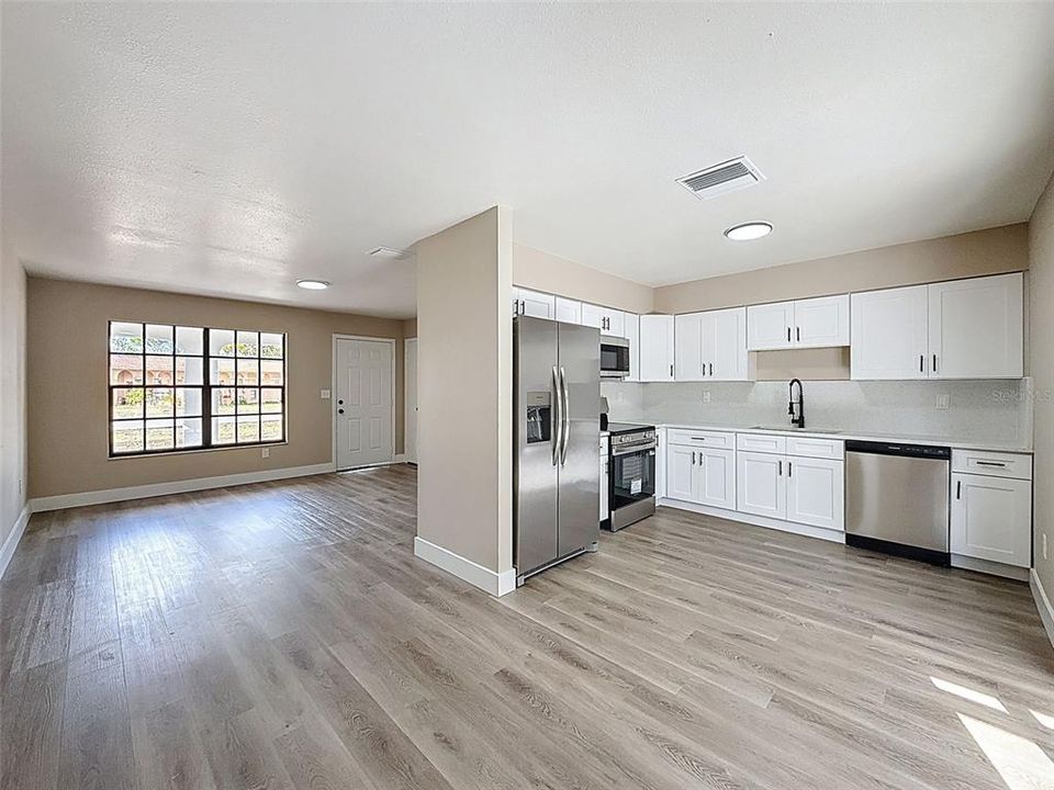 待售: $279,900 (3 贝兹, 2 浴室, 1008 平方英尺)