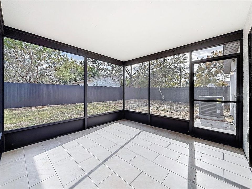 待售: $279,900 (3 贝兹, 2 浴室, 1008 平方英尺)