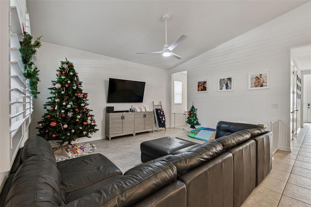 For Sale: $519,000 (3 beds, 2 baths, 1925 Square Feet)