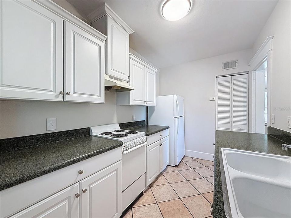 En Venta: $875,000 (4 camas, 0 baños, 2426 Pies cuadrados)