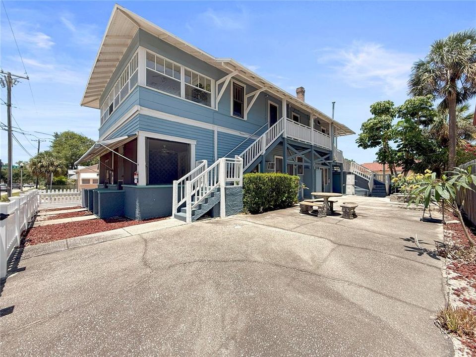 En Venta: $875,000 (4 camas, 0 baños, 2426 Pies cuadrados)