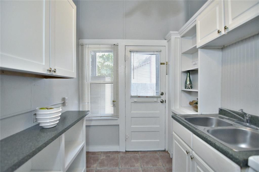 En Venta: $875,000 (4 camas, 0 baños, 2426 Pies cuadrados)