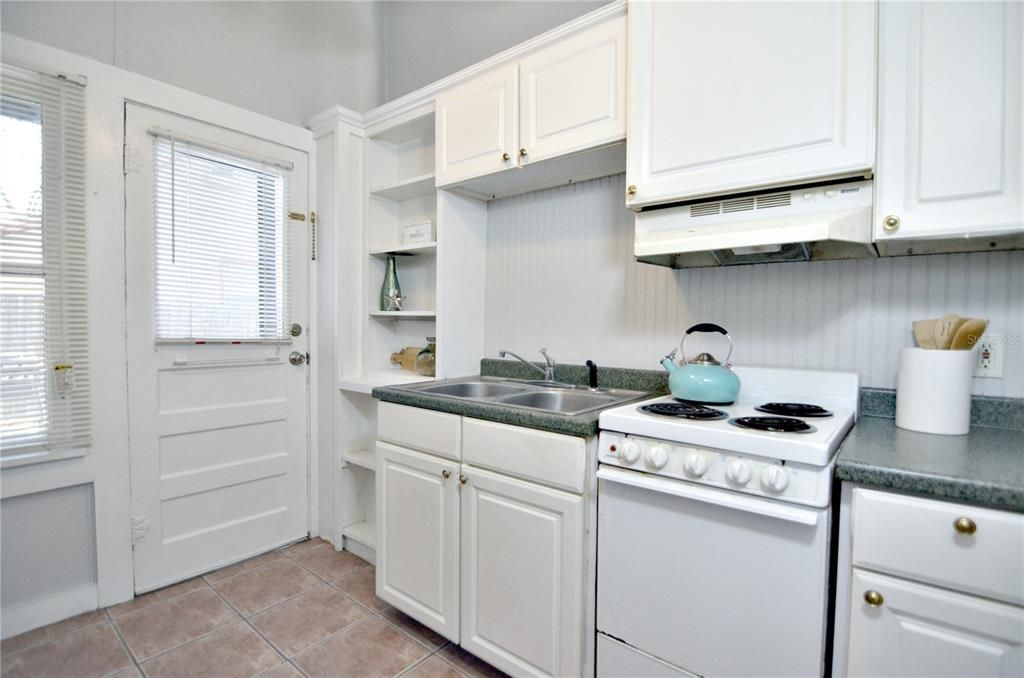 En Venta: $875,000 (4 camas, 0 baños, 2426 Pies cuadrados)