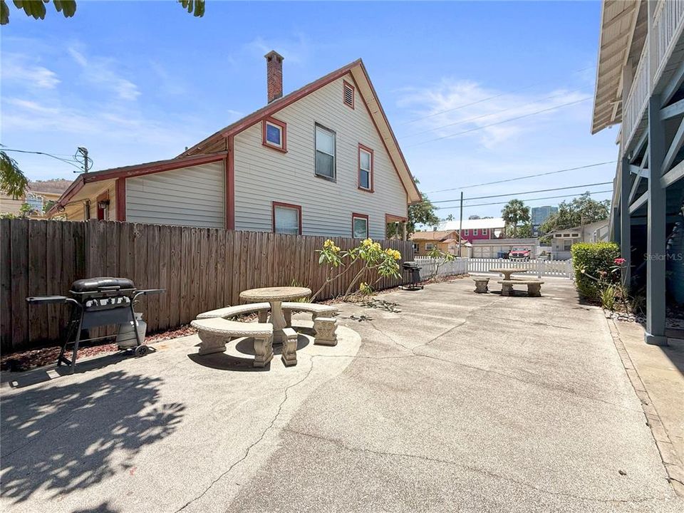 En Venta: $875,000 (4 camas, 0 baños, 2426 Pies cuadrados)