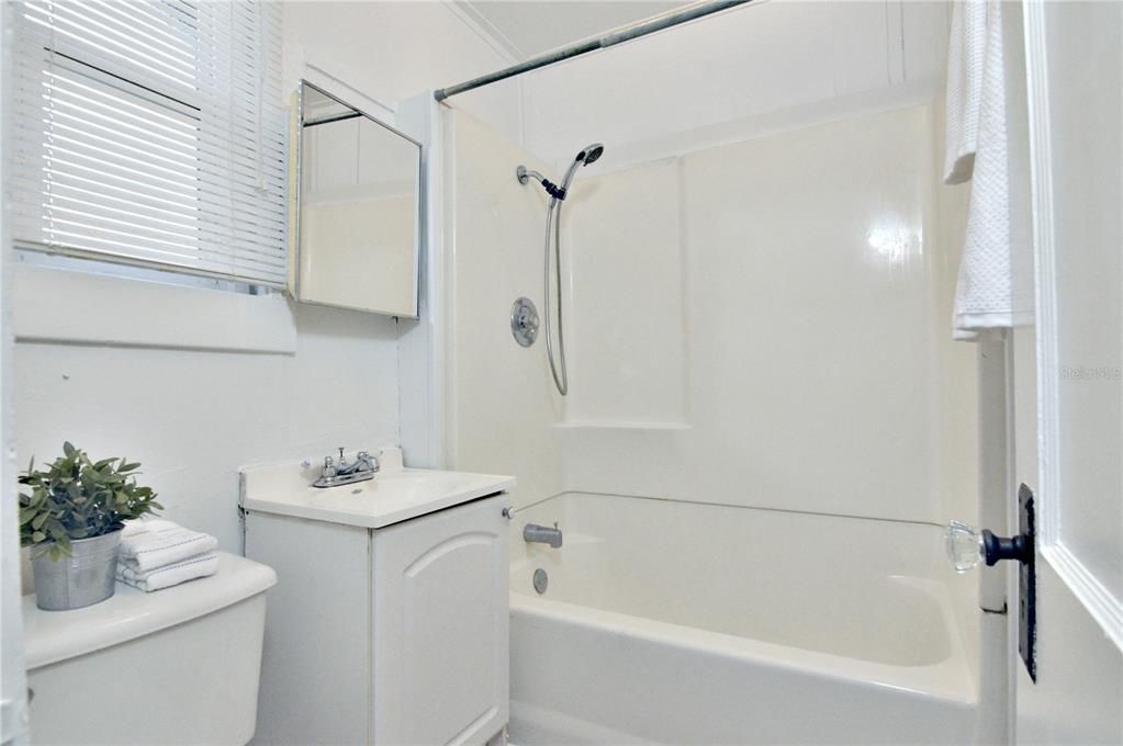 En Venta: $875,000 (4 camas, 0 baños, 2426 Pies cuadrados)