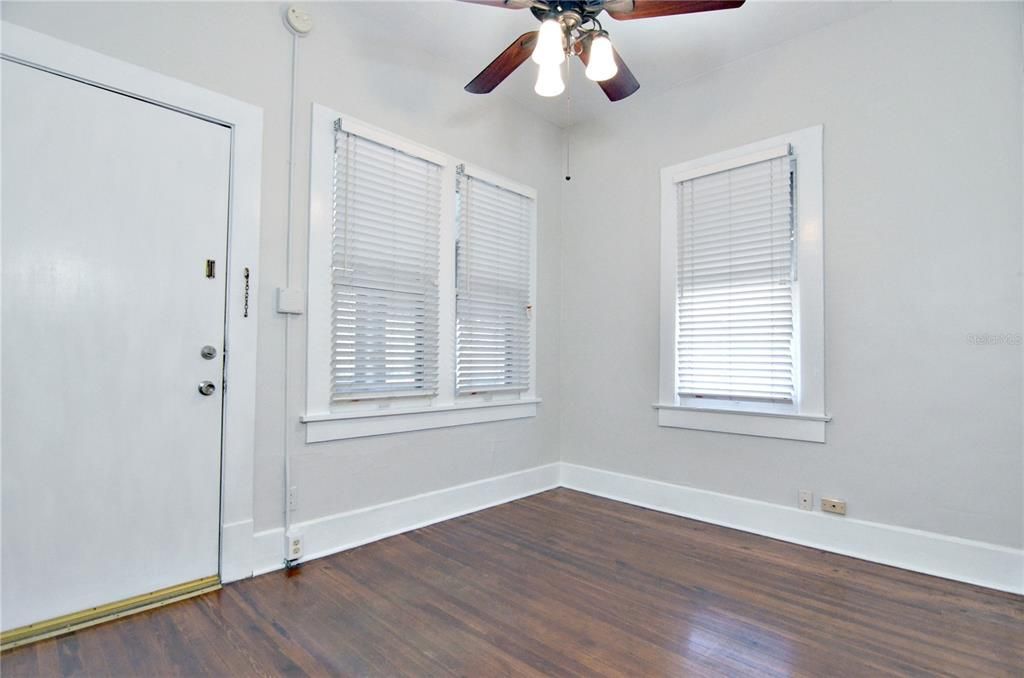 En Venta: $875,000 (4 camas, 0 baños, 2426 Pies cuadrados)