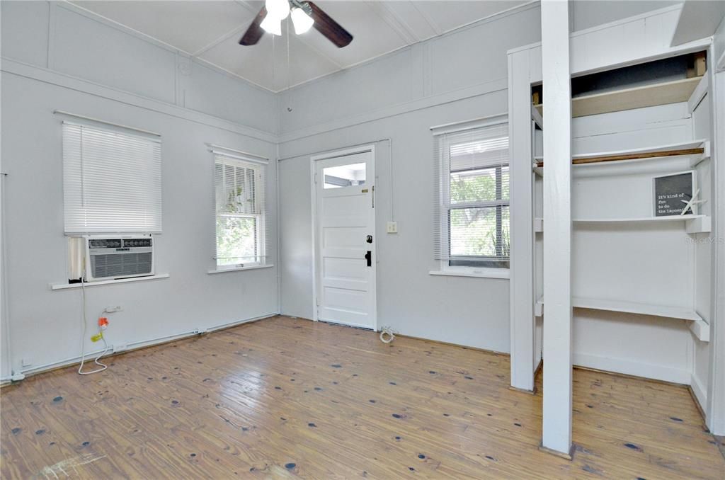 En Venta: $875,000 (4 camas, 0 baños, 2426 Pies cuadrados)