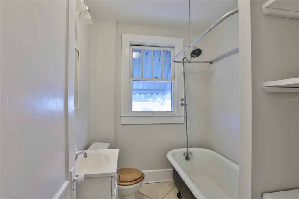 En Venta: $875,000 (4 camas, 0 baños, 2426 Pies cuadrados)