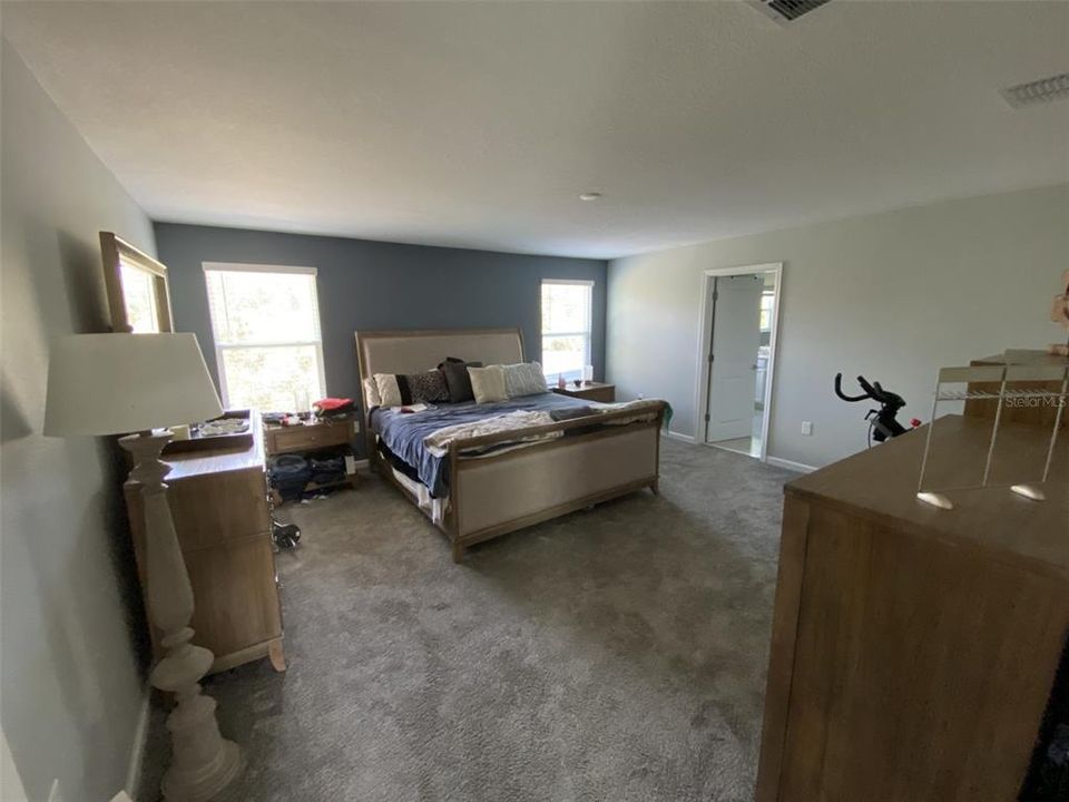 For Sale: $699,900 (5 beds, 4 baths, 3412 Square Feet)