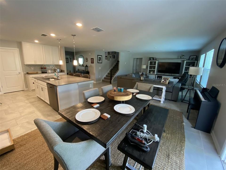 For Sale: $699,900 (5 beds, 4 baths, 3412 Square Feet)