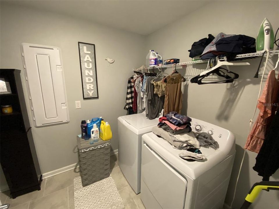 For Sale: $699,900 (5 beds, 4 baths, 3412 Square Feet)