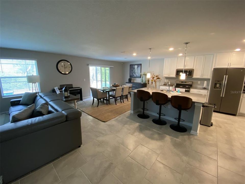 For Sale: $699,900 (5 beds, 4 baths, 3412 Square Feet)