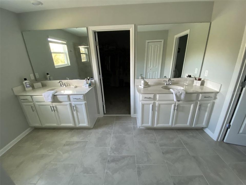 For Sale: $699,900 (5 beds, 4 baths, 3412 Square Feet)