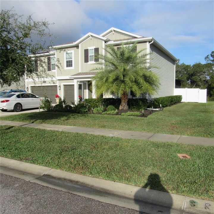 For Sale: $699,900 (5 beds, 4 baths, 3412 Square Feet)