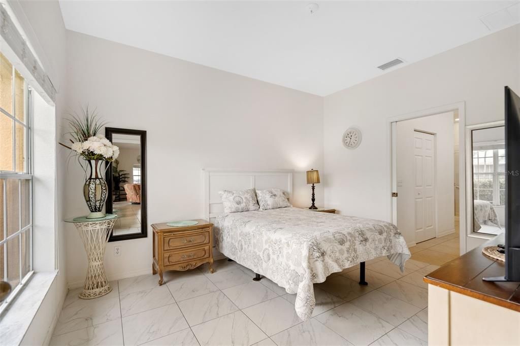 На продажу: $275,000 (2 спален, 2 ванн, 1306 Квадратных фут)