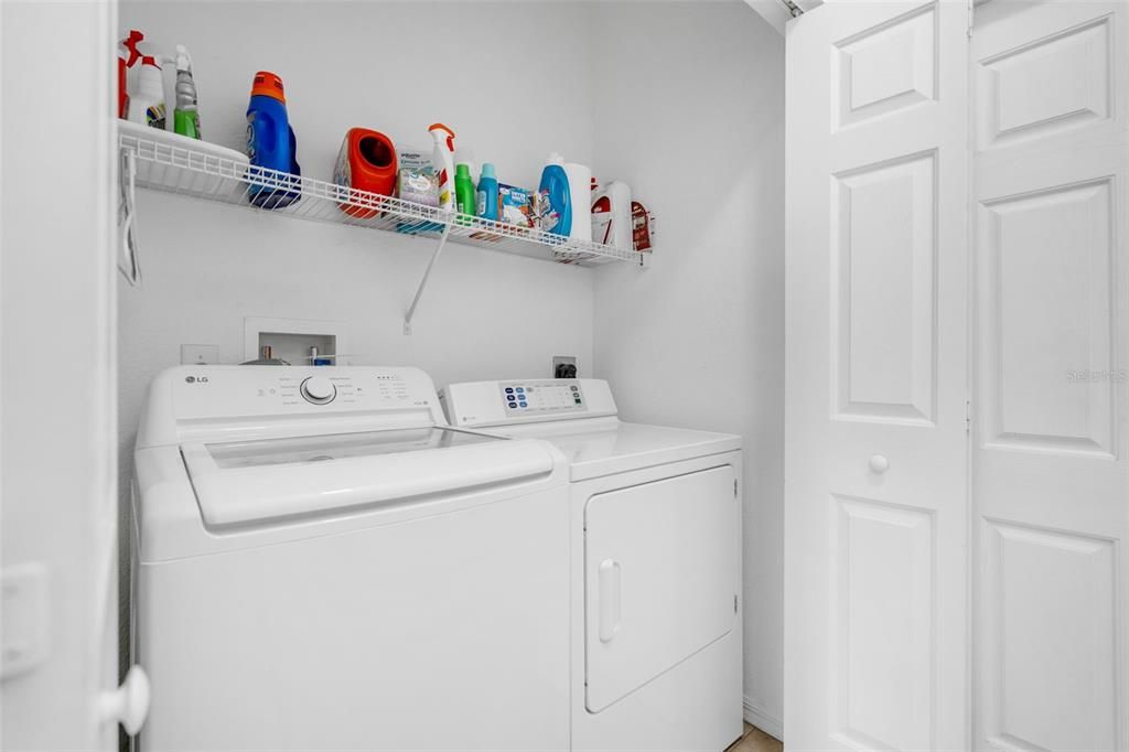 На продажу: $275,000 (2 спален, 2 ванн, 1306 Квадратных фут)