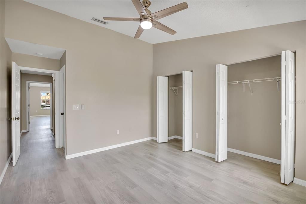 待售: $230,000 (2 贝兹, 2 浴室, 1396 平方英尺)