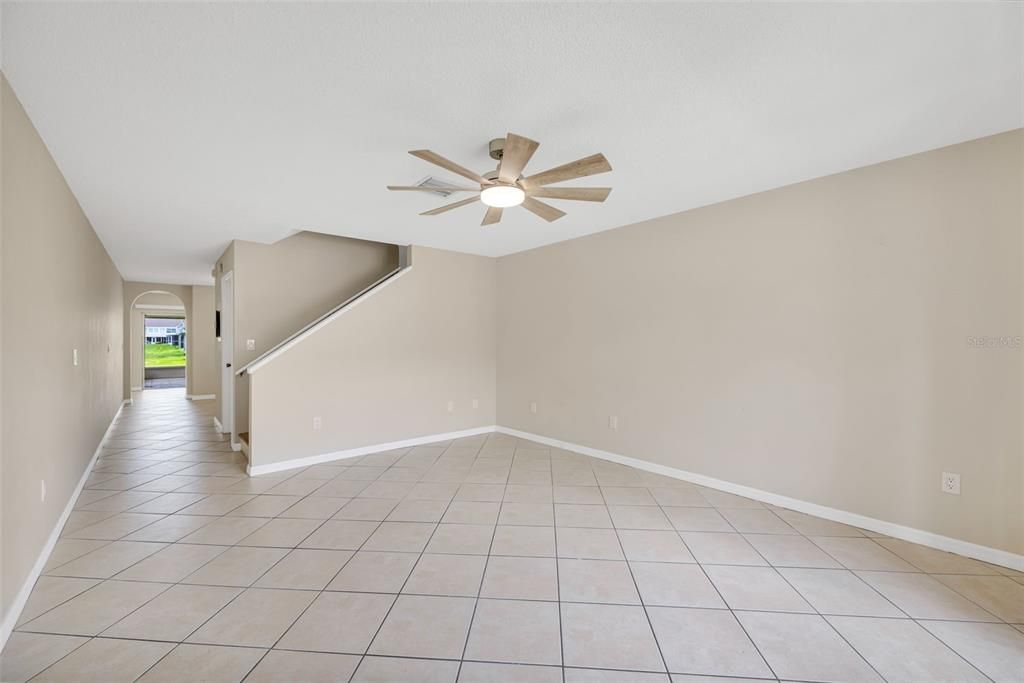 待售: $230,000 (2 贝兹, 2 浴室, 1396 平方英尺)