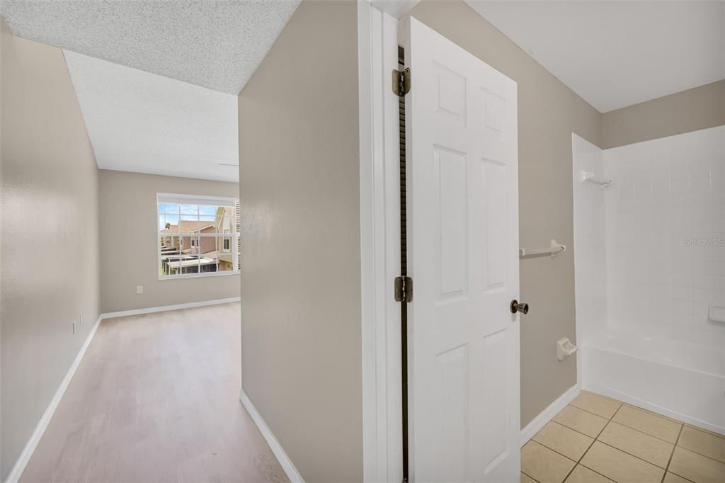 待售: $230,000 (2 贝兹, 2 浴室, 1396 平方英尺)