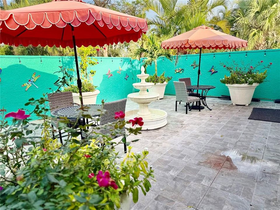 На продажу: $375,000 (2 спален, 2 ванн, 1728 Квадратных фут)