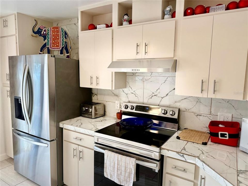 На продажу: $375,000 (2 спален, 2 ванн, 1728 Квадратных фут)