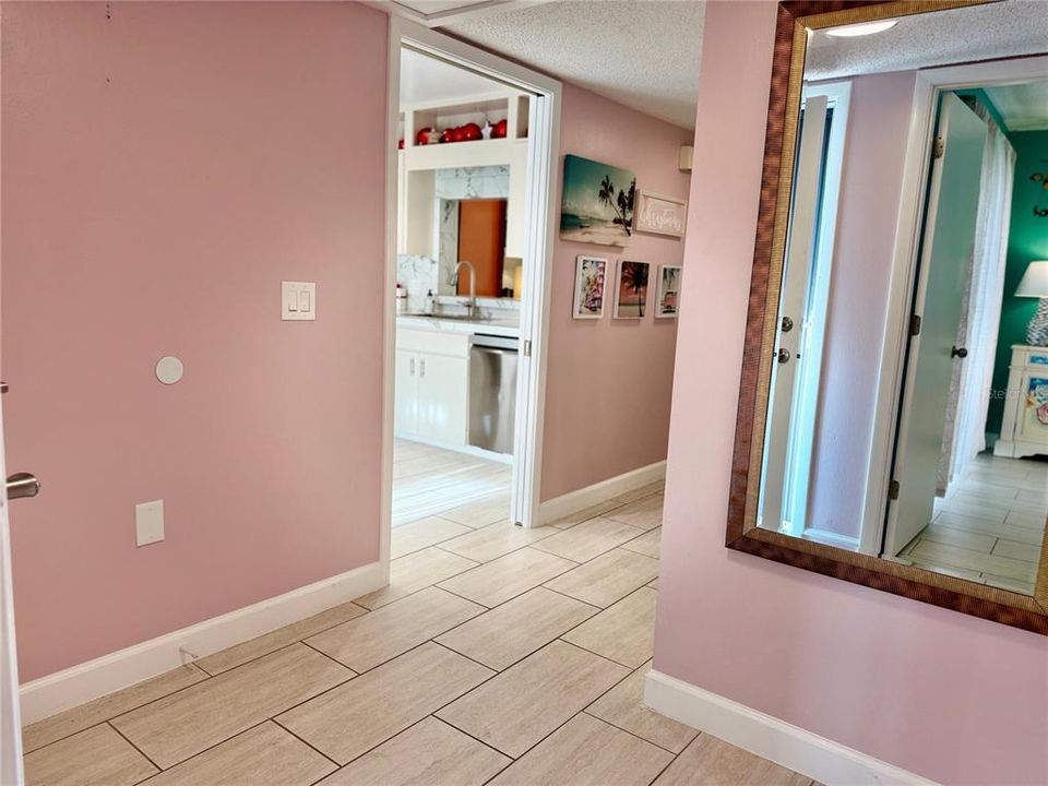 На продажу: $375,000 (2 спален, 2 ванн, 1728 Квадратных фут)