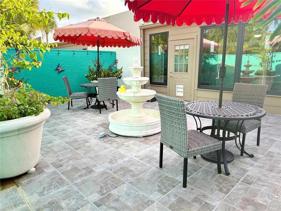 На продажу: $375,000 (2 спален, 2 ванн, 1728 Квадратных фут)