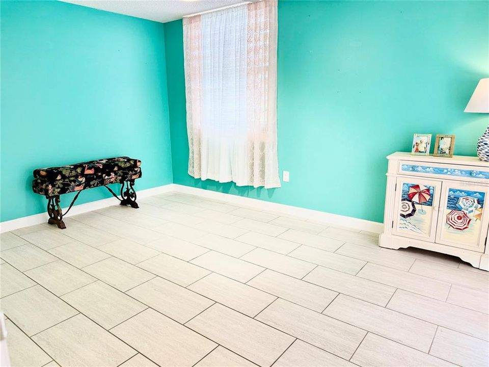 На продажу: $375,000 (2 спален, 2 ванн, 1728 Квадратных фут)