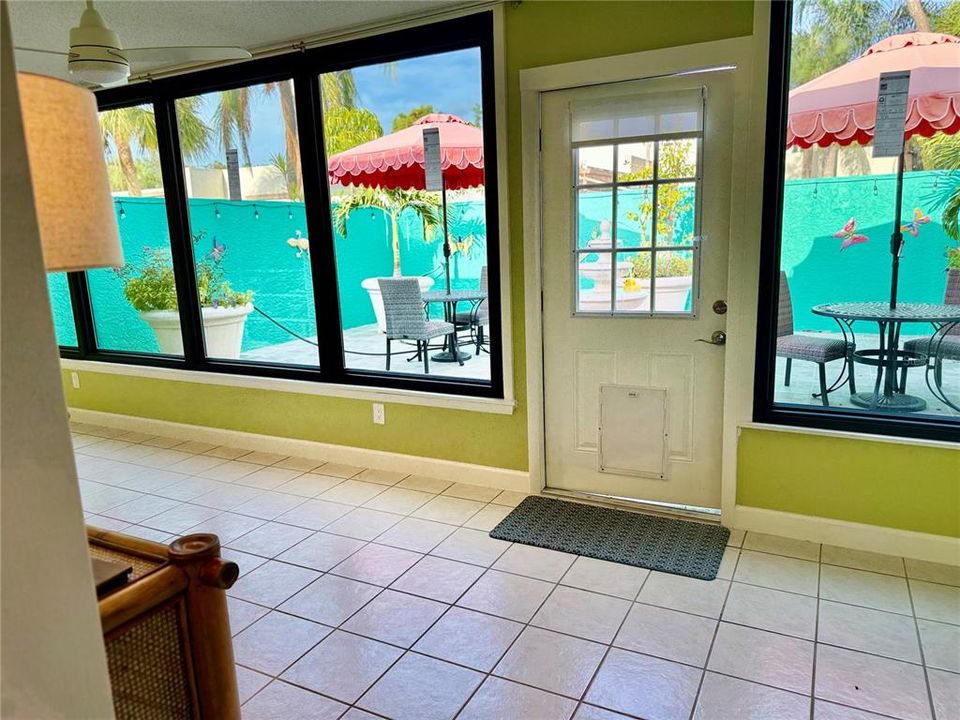 На продажу: $375,000 (2 спален, 2 ванн, 1728 Квадратных фут)