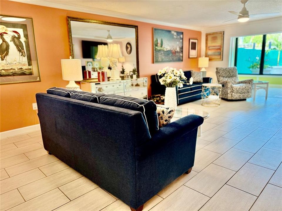 На продажу: $375,000 (2 спален, 2 ванн, 1728 Квадратных фут)