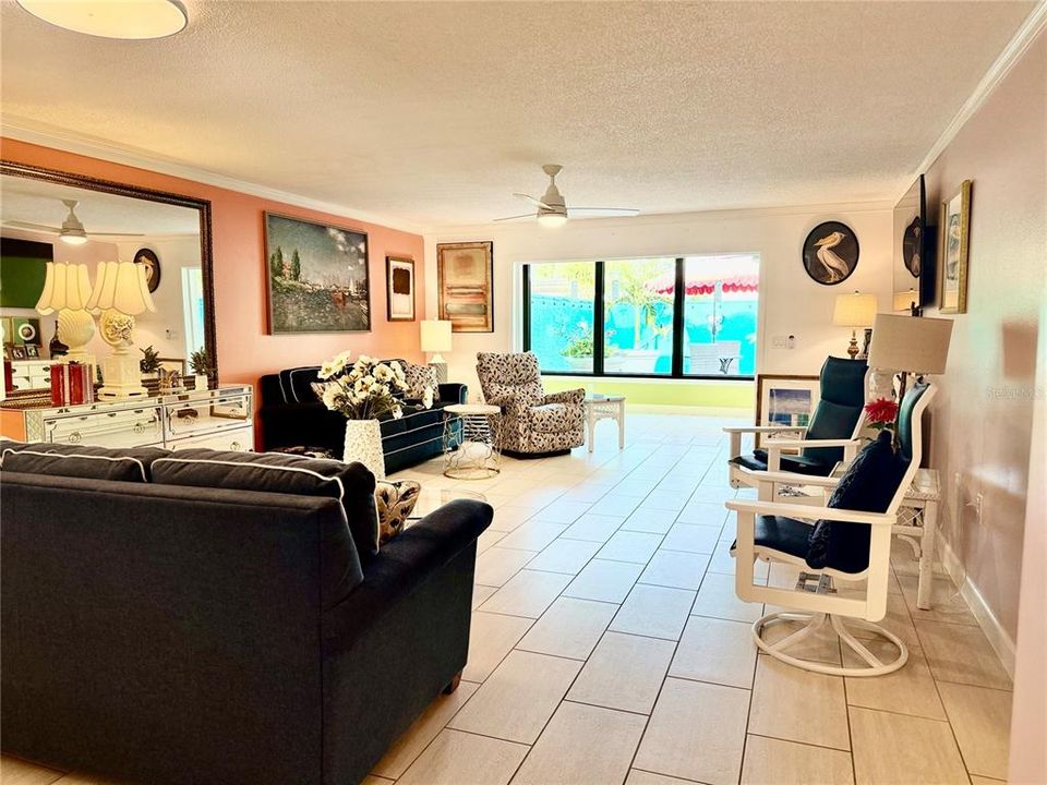 На продажу: $375,000 (2 спален, 2 ванн, 1728 Квадратных фут)