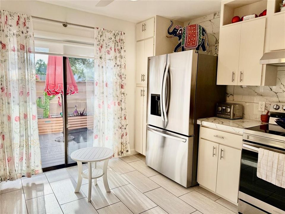 На продажу: $375,000 (2 спален, 2 ванн, 1728 Квадратных фут)